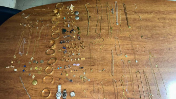 Καρέ – καρέ η κινηματογραφική σύλληψη του ζευγαριού  που διέπραξε 14 κλοπές σε σπίτια με λεία άνω των €60.000 στο Ηράκλειο
