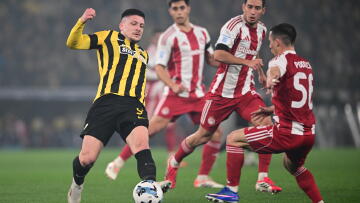 Η βαθμολογία μετά την ισοπαλία της ΑΕΚ με τον Ολυμπιακό 