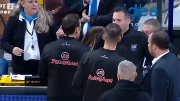 Με καθυστέρηση ξεκίνησε το Άρης-Παναθηναϊκός: Έσταζε η οροφή του κλειστού, πρόβλημα είχε και ο ηλεκτρονικός πίνακας