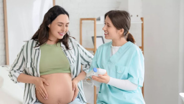 Οι μαίες λένε «όχι» στο νέο καθηκοντολόγιο – «Υποβαθμίζεται ο ρόλος μας, πλήγμα για τη Δημόσια Υγεία»
