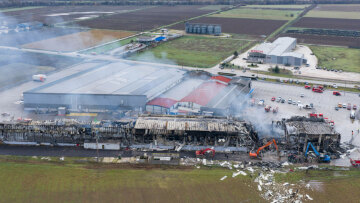Διακόπηκαν προσωρινά οι έρευνες στο εργοστάσιο «Βιολάντα» λόγω κινδύνου νέας έκρηξης