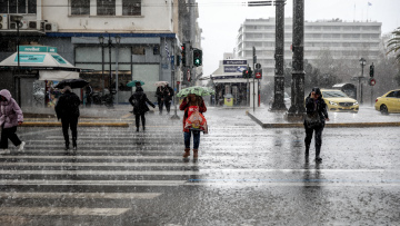 Σε εξέλιξη η κακοκαιρία, ποιες περιοχές θα βρεθούν στο επίκεντρο τις επόμενες ώρες - Νέα «κόκκινη προειδοποίηση» της ΕΜΥ