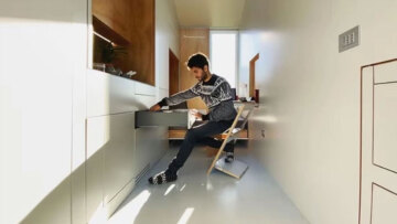 Αρχιτέκτονας ζει σε σπίτι 9 τ.μ. που μετακινείται και αψηφά τους κανόνες της παραδοσιακής κατοικίας