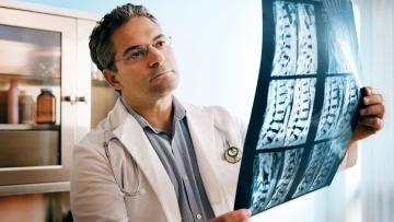 Ρομποτική χειρουργική: Η Νο1 επιλογή για τη διόρθωση κύφωσης και σκολίωσης