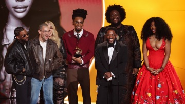 Βραβεία Γκράμι 2026: Όλοι οι νικητές - Ποιος έφυγε με τα περισσότερα βραβεία