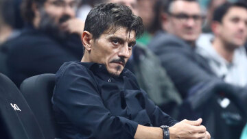 Μετά το «παραιτηθείτε όλοι», ο Γιαννακόπουλος λέει «εγώ σε αυτό το τραπεζάκι τον Μάιο θα βάλω το ευρωπαϊκό», δείτε βίντεο