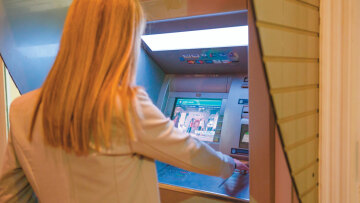 Πώς διαμορφώθηκαν οι αποδοχές, αυξήσεις μέσω φόρων για δύο εκατομμύρια εργαζομένους - Δείτε παραδείγματα