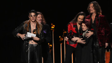 Η Σάρον Όσμπορν λύγισε στα Grammy 2026 με τα λόγια του Yungblud για τον Όζι