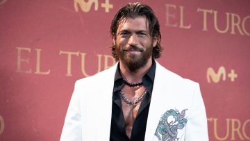 Ο Τζαν Γιαμάν συμπαρουσιαστής στο Sanremo που θα αναδείξει τον εκπρόσωπο της Ιταλίας στην Eurovision 2026