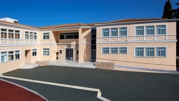 Ένα σχολικό περιβάλλον που καλλιεργεί γνώση, σκέψη και προσωπικότητα