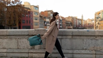 «Stupid walk»: Το welness trend που γίνεται viral και μάλλον πρέπει να δοκιμάσουμε