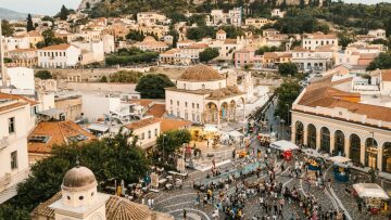 Έρευνα ΙΝΣΕΤΕ: Πόσα ξοδεύουν σε καθημερινή βάση οι ξένοι επισκέπτες στην Ελλάδα