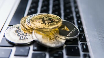 «Παρατηρητήριο» κρυπτονομισμάτων και στην Ελλάδα: Πώς η ΑΑΔΕ θα συλλέγει στοιχεία για τις συναλλαγές των χρηστών