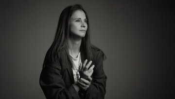 Η βραβευμένη συγγραφέας Στέλλα Ζαφειροπούλου: «Νομίζω πως η αναπηρία μου εντέλει λειτούργησε ευεργετικά»