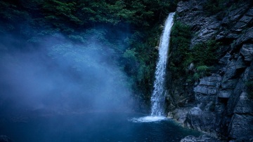 Δεν είναι όλα τα νερά ίδια: πώς επιλέγουν οι καταναλωτές το νερό που πίνουν
