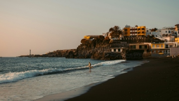 Το παραθαλάσσιο θέρετρο που έκλεισε λόγω τοξικών αερίων και άνοιξε ξανά με 1.300 αισθητήρες