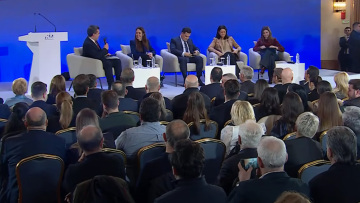 Δείτε live - Με ενός λεπτού σιγή για τα θύματα του ναυαγίου στη Χίο ξεκίνησε στα Ιωάννινα το προσυνέδριο της Νέας Δημοκρατίας 