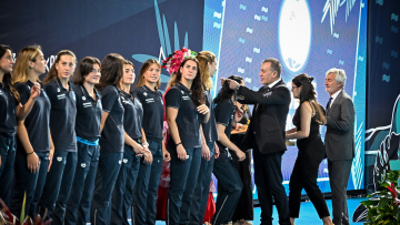 Η απονομή του χάλκινου μεταλλίου στην Εθνική πόλο γυναικών, βίντεο 