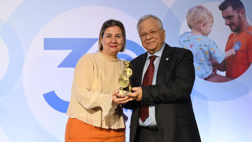 ΑΒ Βασιλόπουλος: Βραβείο «Ανδρέας Γιαννόπουλος» από «Το Χαμόγελο του Παιδιού» για τη διαχρονική κοινωνική της προσφορά