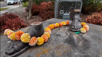 Έκλεψαν άγαλμα του Μαχάτμα Γκάντι 420 κιλών στη Μελβούρνη, δείτε βίντεο 