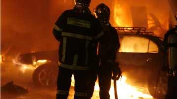 Συνελήφθη 56χρονη δασκάλα γιόγκα για εκρήξεις σε τρία αυτοκίνητα σε Νέα Ερυθραία, Μεταμόρφωση και Κηφισιά, δείτε βίντεο