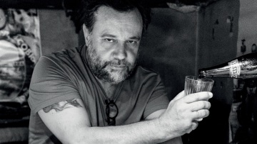 Ο διεθνώς αναγνωρισμένος φωτογράφος, Bill Georgoussis, για το αν θα φωτογράφιζε ξανά με φίλμ 