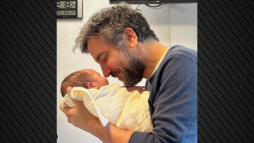 Ο Τεντ από το «How I Μet Υour Μother» έγινε πατέρας