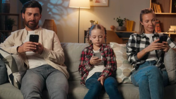 Έρχεται απαγόρευση των social media για παιδιά κάτω των 15 ετών στην Ελλάδα