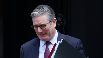 Στάρμερ: Ζητώ συγγνώμη που πίστεψα τα ψέματα του Μάντελσον