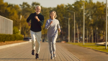 Δεν χρειάζεται να αλλάξουμε τα πάντα για να κερδίσουμε μακροζωία – 3 μικρές αλλαγές που κάνουν τη διαφορά