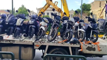 Επιχείρηση «σκούπα» δικύκλων στο κέντρο της Αθήνας
