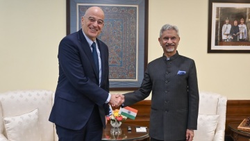 Περιφερειακές και διεθνείς εξελίξεις στη συνάντηση Δένδια με τον Ινδό υπουργό Εξωτερικών