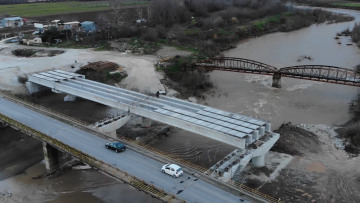 Δείτε εντυπωσιακές εικόνες από drone  με τη νέα γέφυρα Καραβόπορου στα Τρίκαλα
