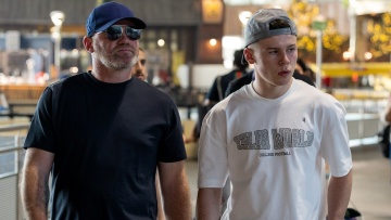 Μάντσεστερ Γιουνάιτεντ: Προσφέρει συμβόλαιο στον Κάι Ρούνεϊ για να συνεχίσει την κληρονομιά του πατέρα του Γουέιν
