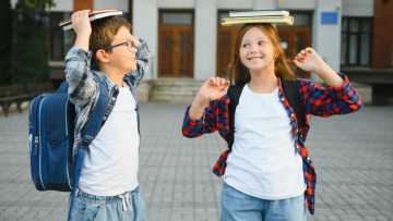 Αγόρια ή κορίτσια; Ποια περνούν καλύτερα στο σχολείο; Έρευνα από τη Νορβηγία έχει την απάντηση