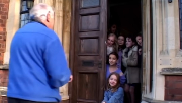 Boys and Girls Alone: 20 παιδιά έμειναν μόνα τους σε ένα σπίτι για ένα αμφιλεγόμενο reality