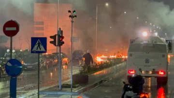 ΑΠΘ για τα επεισόδια: «Θλιβερή μειοψηφία μετέτρεψε την Πολυτεχνική σε θέατρο εγκληματικών συμπεριφορών» 