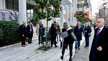 Επεισόδιο στη δίκη για τα βίντεο των Τεμπών: Εγώ δεν παίζω θέατρο, είπε ο Καπερνάρος, «ντροπή να λες κάτι τέτοιο για τους γονείς» του απάντησαν