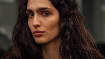 Castor oil: Το συστατικό που έχει γίνει viral στο TikTok και υπόσχεται πιο πλούσια και μακριά μαλλιά
