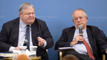 Live: «Ντέρμπι» Βενιζέλου - Αλιβιζάτου για την ποινική ευθύνη των υπουργών στη συζήτηση 11 συνταγματολόγων για την αναθεώρηση 