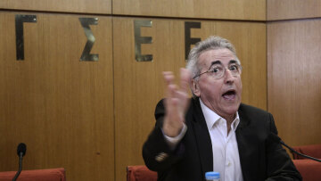 «Μύλος» στο ΠΑΣΟΚ για Παναγόπουλο: Η τηλεδιάσκεψη των 180 συνδικαλιστών και οι απειλές για μαζική αποχώρησή τους από το κόμμα