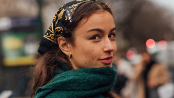 Έξι tips για να μειώσουμε τη λιπαρότητα στα μαλλιά μας
