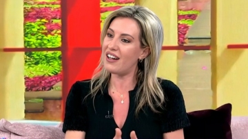 Πόπη Δομάζου για τον έναν χρόνο από τον θάνατο του πατέρα της, Μίμη: Αυτό το ξαφνικό σε διαλύει και σε σκοτώνει