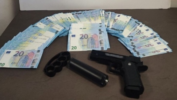 Συνελήφθη 21χρονος που είχε 723 πλαστά χαρτονομίσματα στο σπίτι στη Θεσσαλονίκη