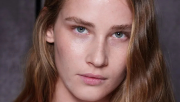 Η νέα αγαπημένη μας αντιγηραντική σειρά επενδύει πρώτα στην υγεία της επιδερμίδας
