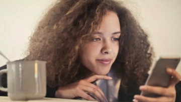 Από την κριτική σκέψη στην κριτική αγνόηση