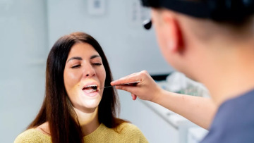 Κάντε δωρεάν εξετάσεις για παθήσεις του στόματος: Πού, πότε και ποια η διαδικασία
