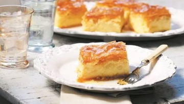 23 γλυκά με κρέμα και γάλα για την Κυριακή της Αποκριάς