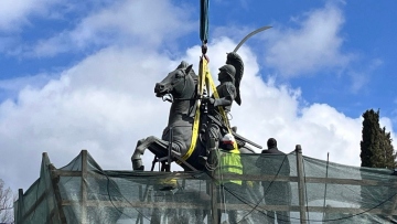 Τρίπολη: Μεταφέρθηκε για συντήρηση ο ανδριάντας του Κολοκοτρώνη, δείτε βίντεο