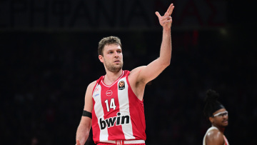 «Ψυχωμένος» Ολυμπιακός επικράτησε 92-86 του Ερυθρού Αστέρα στο ΣΕΦ, βίντεο 
